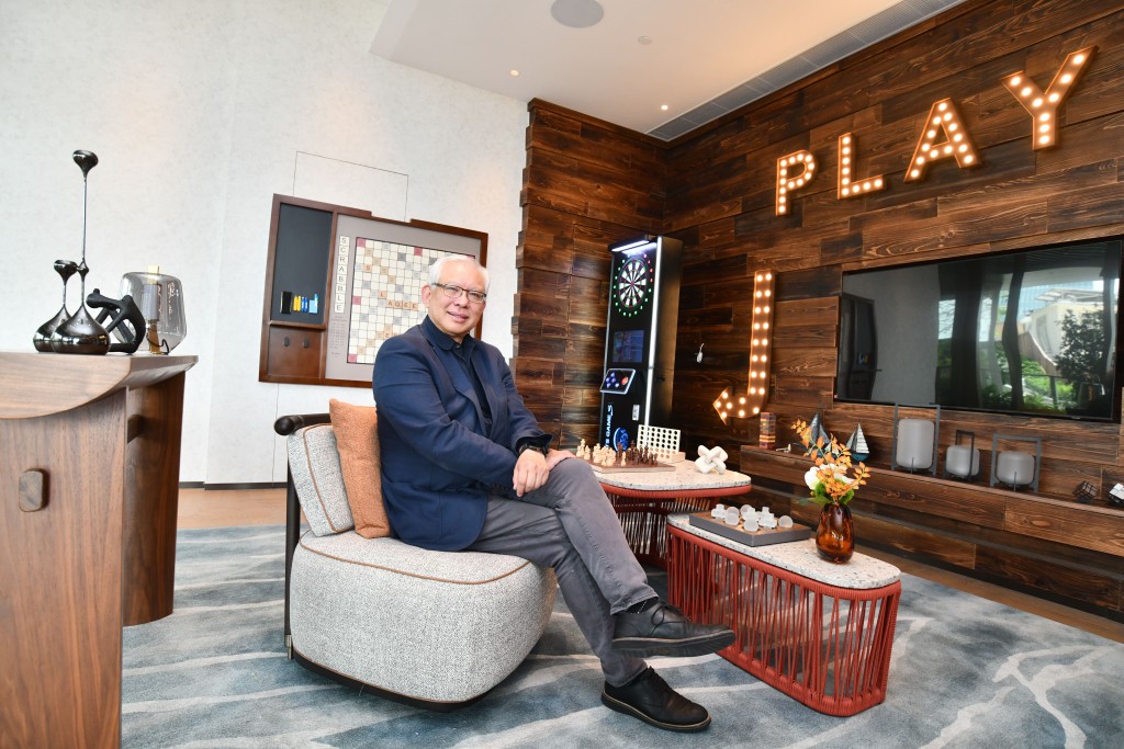 旭日国际李炳余表示，黄金海湾尚余单位逐渐减少，将采惜售策略。