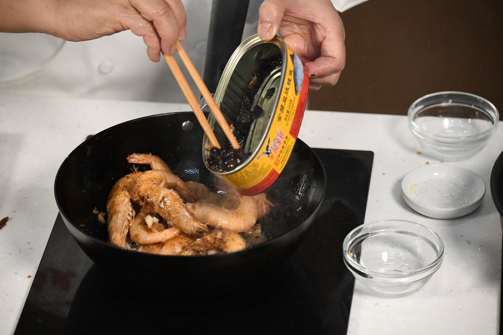 豆豉鲮鱼味道香浓,不用加太多调味。 豆豉鲮鱼味道香浓,不用加太多调味。