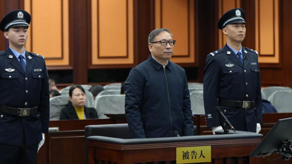 深圳前市長陳如桂受賄1.08億當庭認罪,法院擇日宣判(中新社)