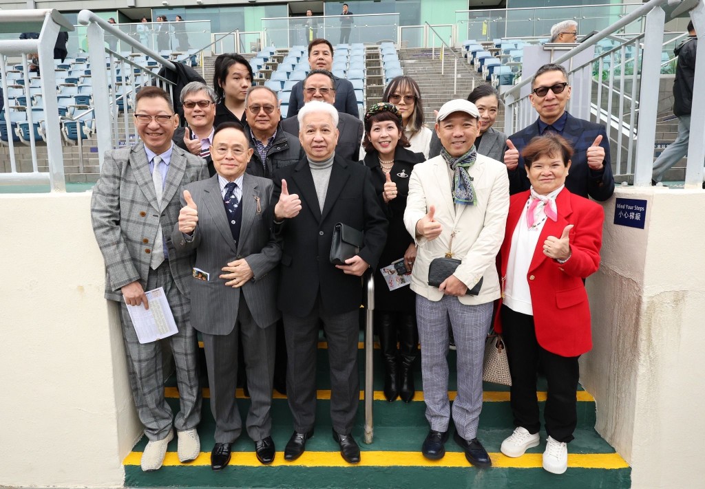 高金沛 (左三) 名下「小神仙」及「小鳥天堂」,分別出戰第二及十場。 高金沛 (左三) 名下「小神仙」及「小鳥天堂」,分別出戰第二及十場。