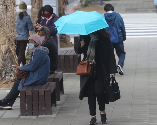 台灣多地持續低溫。網圖