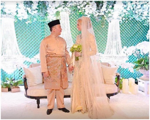 皇儲滕庫·穆罕默德·法伊茲·佩特拉(左)迎娶瑞典美女路易絲（Sofie Louise Johansson）。網圖