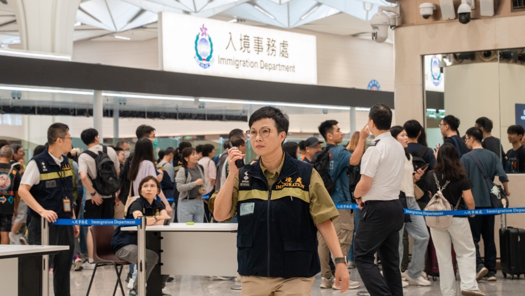新皇崗口岸︱入境處將反聘200位退休人員 應付初期人流高峰 「5秒無感通關」擬擴至繁忙口岸