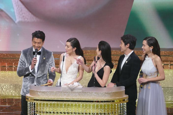5位頒獎嘉賓都曾參演2003年的《當四葉草碰上劍尖時》。