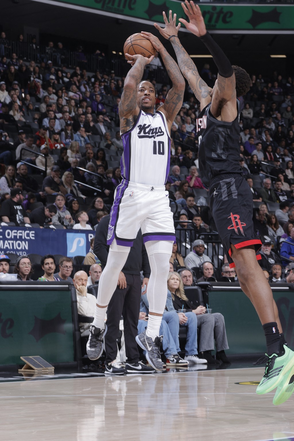 迪罗辛今战攻入22分外加7助攻。AFP