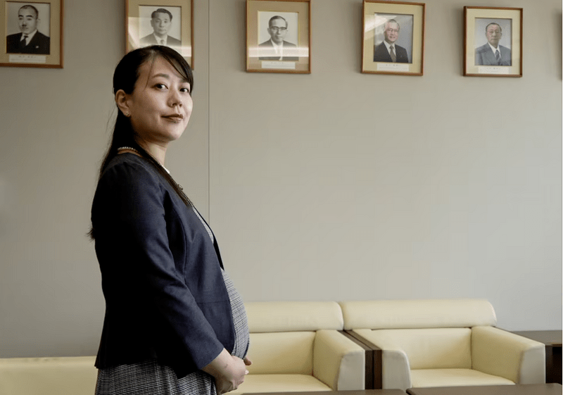 京都府八幡市女市長川田翔子正式放產假，成為日本首位在任期間請產假的市長。路透社