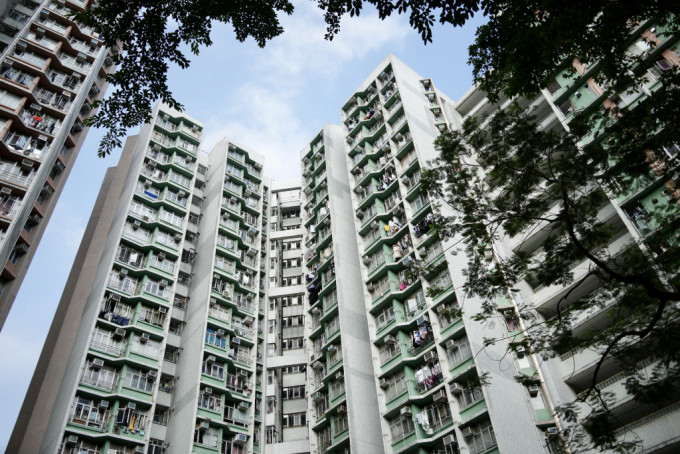 近日,一名居住於公屋的網民在社交平台上分享其母親極端節流策略,成功將原本高昂的煤氣費大幅縮減。 近日,一名居住於公屋的網民在社交平台上分享其母親極端節流策略,成功將原本高昂的煤氣費大幅縮減。