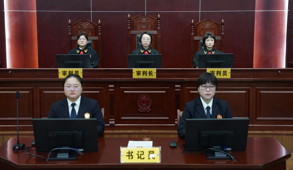 2024年1月30日，湖北省黄石市中级人民法院一审公开开庭审理了中国田径协会原主席于洪臣受贿一案。