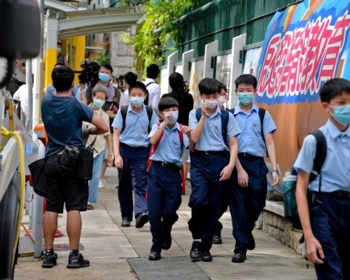 新冠疫情下,學生復課了了無期。資料圖片
