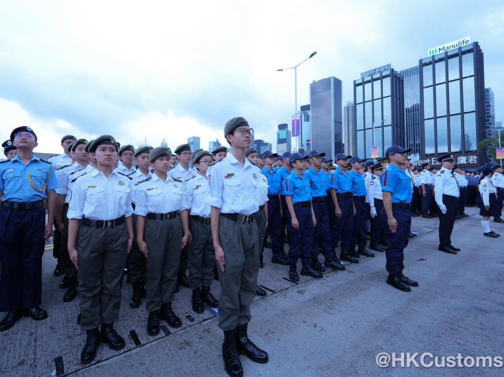 隊員及年輕的團員們盼望祖國以及香港發展繼續繁榮昌盛。香港海關fb