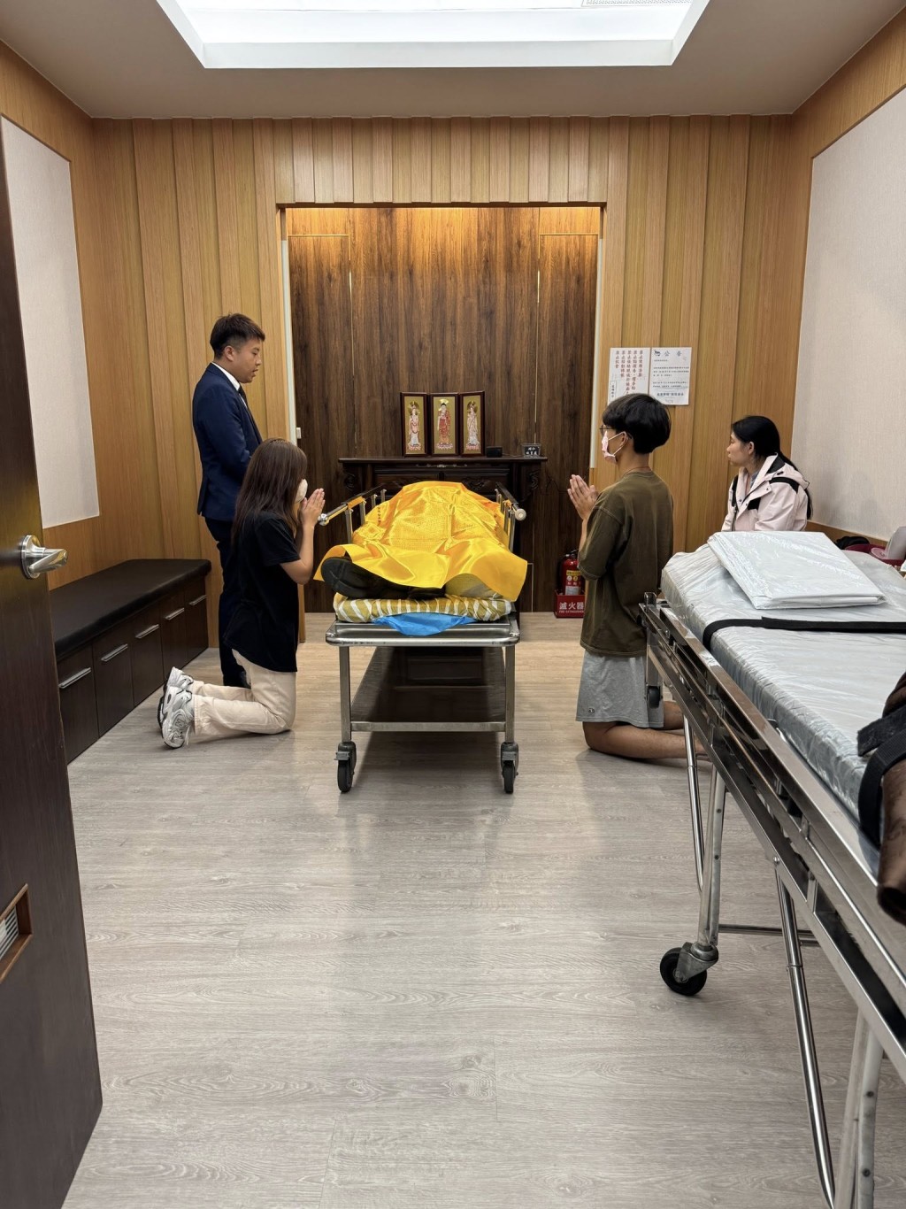 林鴻森全身投入救災，因傷口受感染於中秋夜離世。林奕華FB