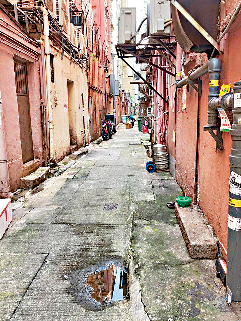 九龍城譚公道28-50號後巷改善前。