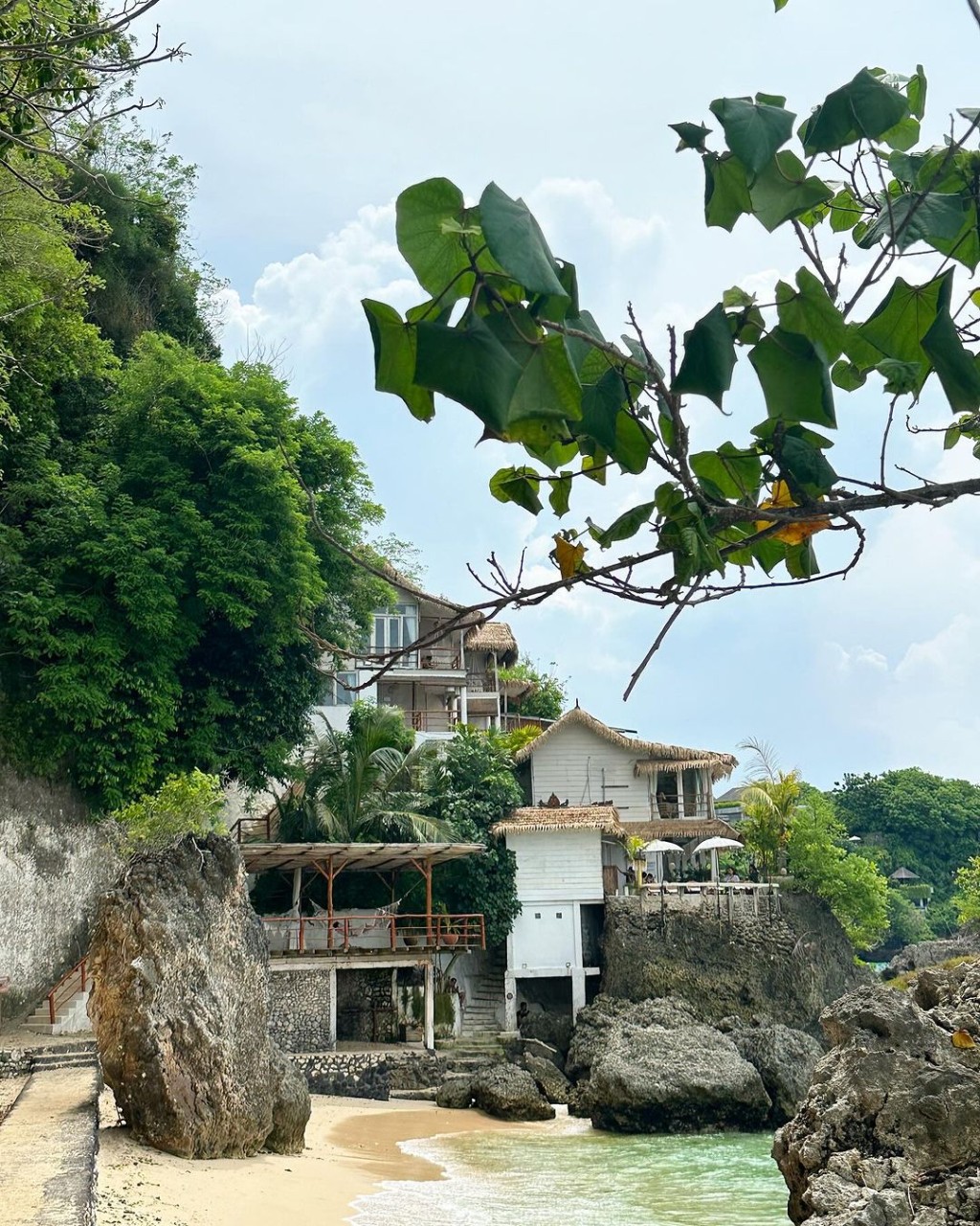 鄧穎芝最近去了印度尼西亞的峇里旅行。