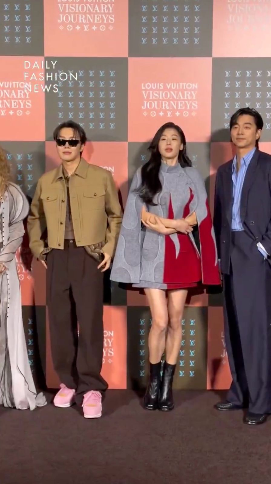 全智賢大晒長腿。