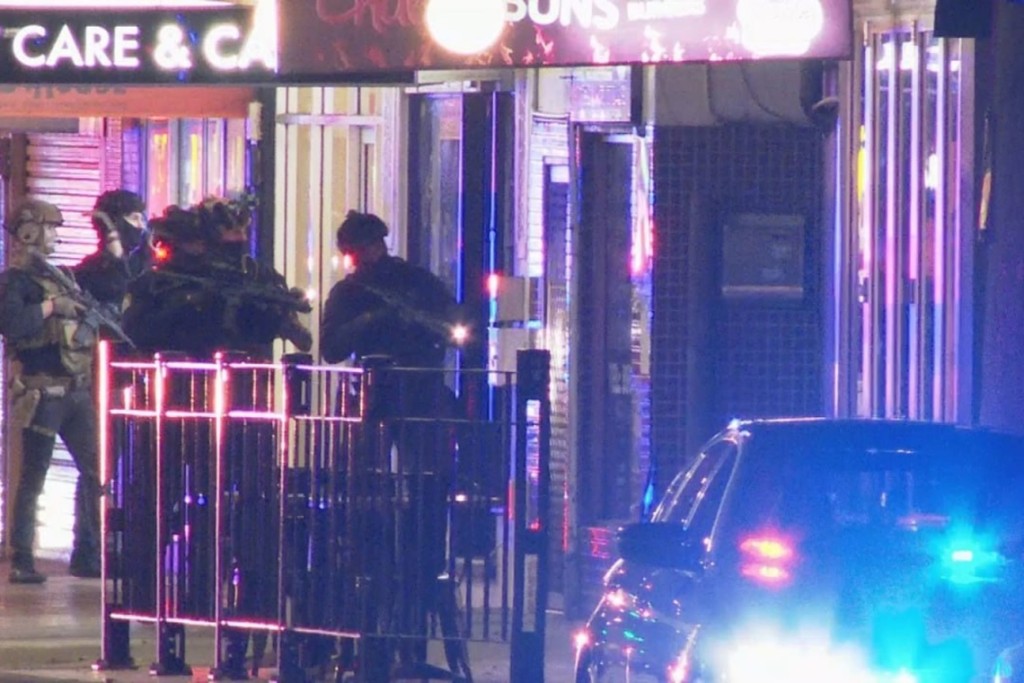 悉尼街頭發生槍擊案，警員到場調查。X