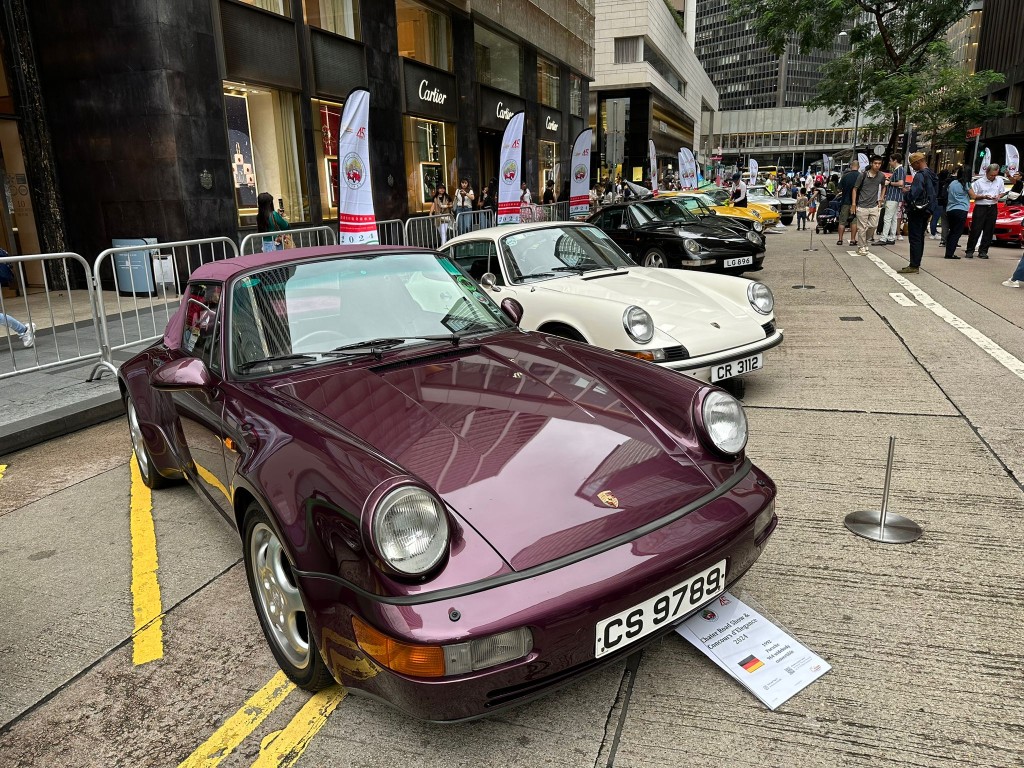 2024年中环遮打道老爷车展Best Convertible及Best Bodywork：1992年Porsche 964 Cabriolet Turbo Look