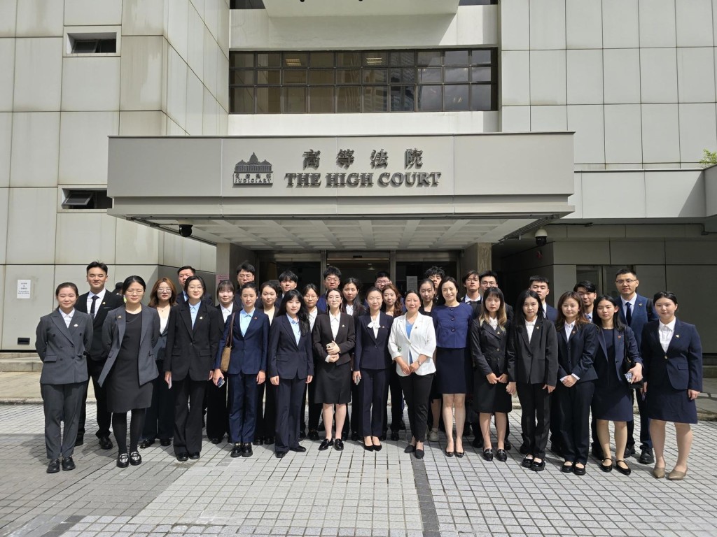 香港大律師公會與上海華東政法大學合辦的普通法課程今早首次在港舉辦交流活動。