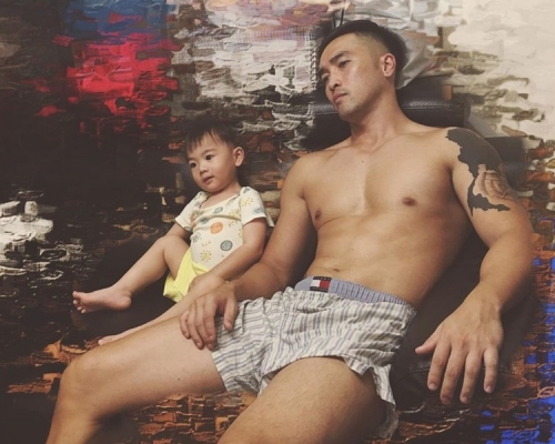 陈国峰著孖烟囱半裸摊唞。ig图片