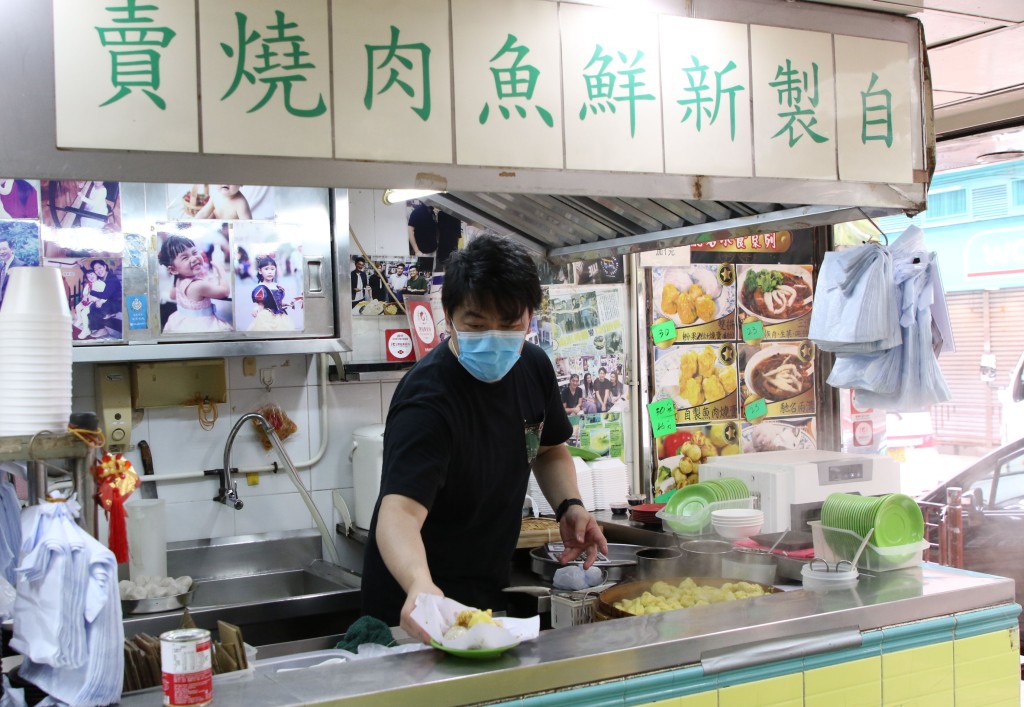 呂仔記二代主理人呂賢坤自小便落舖助拳。王嘉豪攝