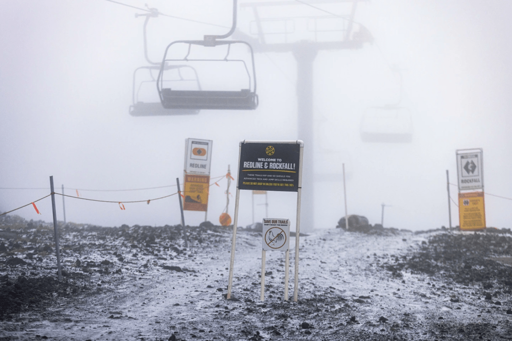 巴奇勒山度假村受暴風雪侵襲。（美聯社）