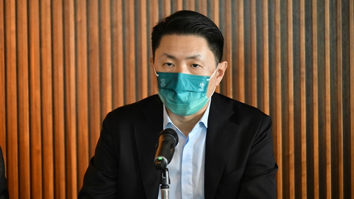 孔繁毅指本港「長新冠」個案少於西方。資料圖片