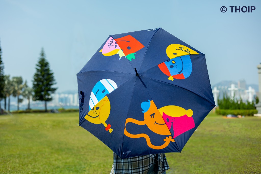 防UV裝備｜長雨傘採用防紫外綫布料製作，共有8支具防風彈性的鋼骨支撐，提升堅固及耐用度。（The Point）