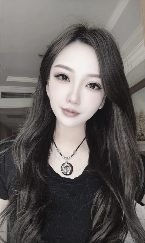 抗癌博主“芳芳”不敌癌魔离世，年仅39岁 曾众筹止痛药盼“体面离开”。