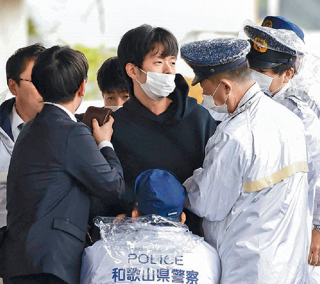 ■涉嫌投弹的24岁男子木村隆二当场被捕，警方暂时未知木村的犯案动机。  
