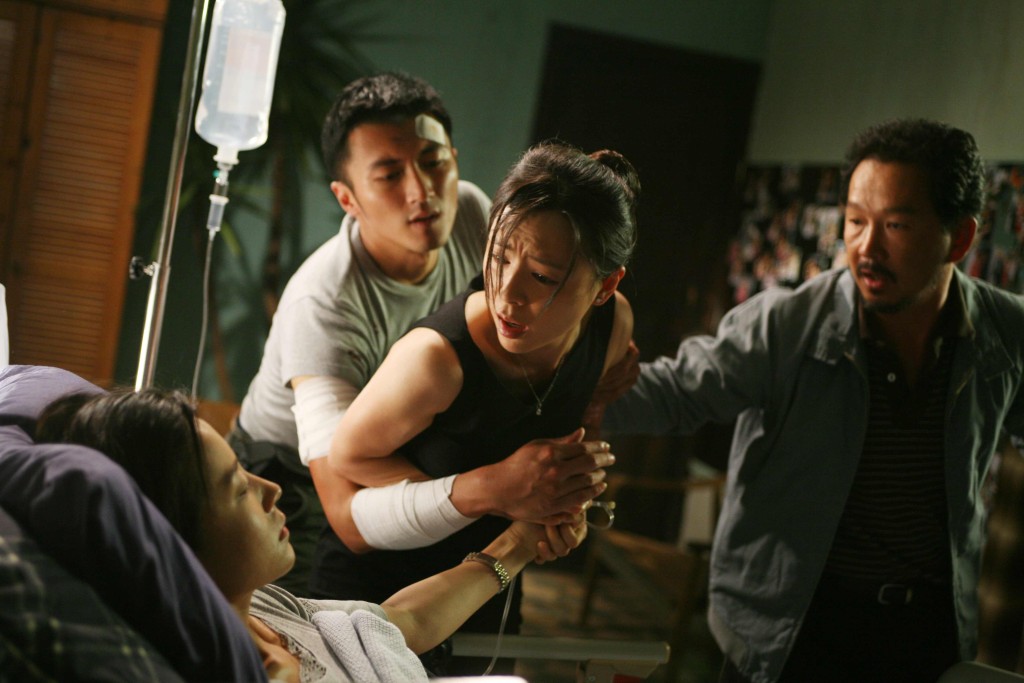 张静初与谢霆锋合作过拍《证人》。  ​