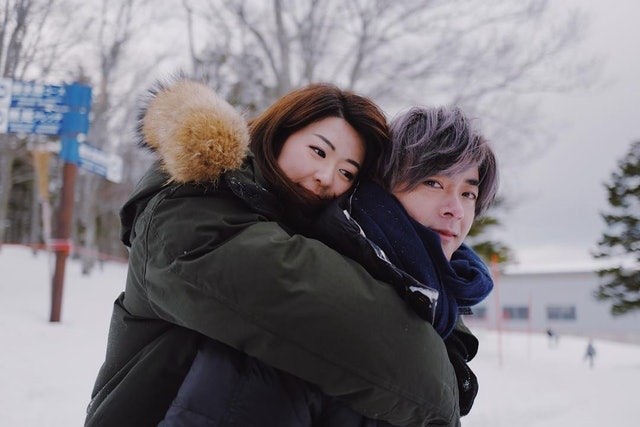 洪卓立與劉沛蘅曾到日本雪山拍MV，之後撻著。