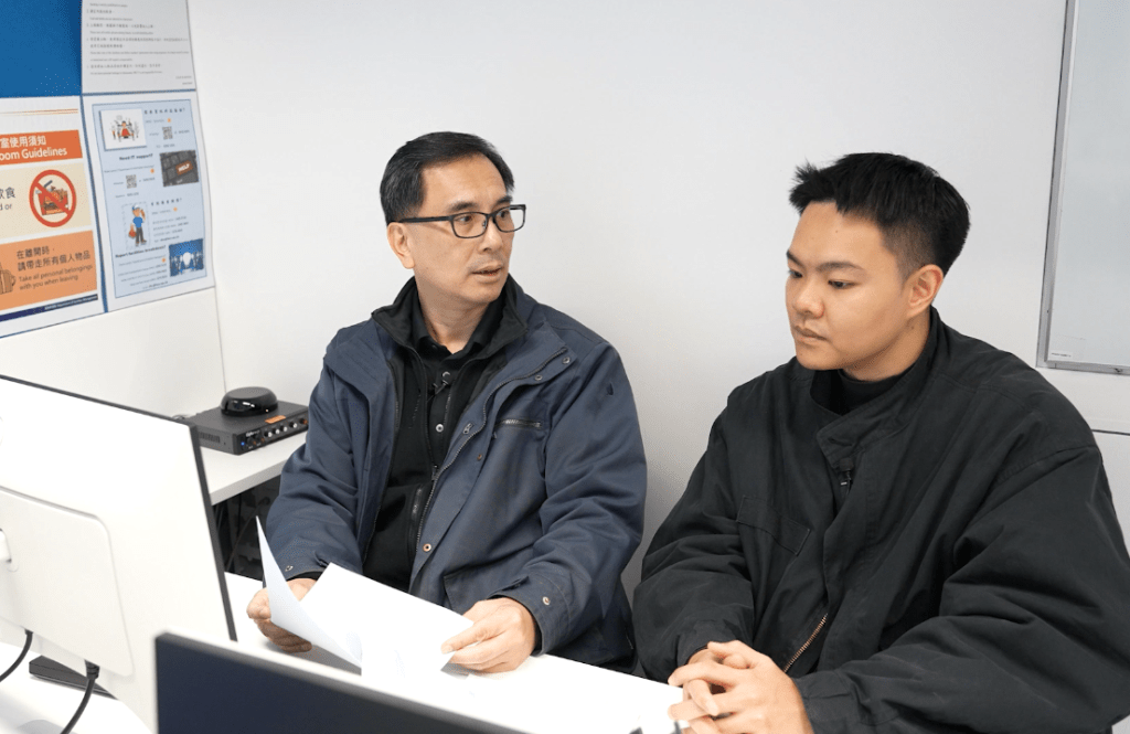 崔院长(右)称“请枪”代写论文涉及诚信问题，严重可影响学籍。