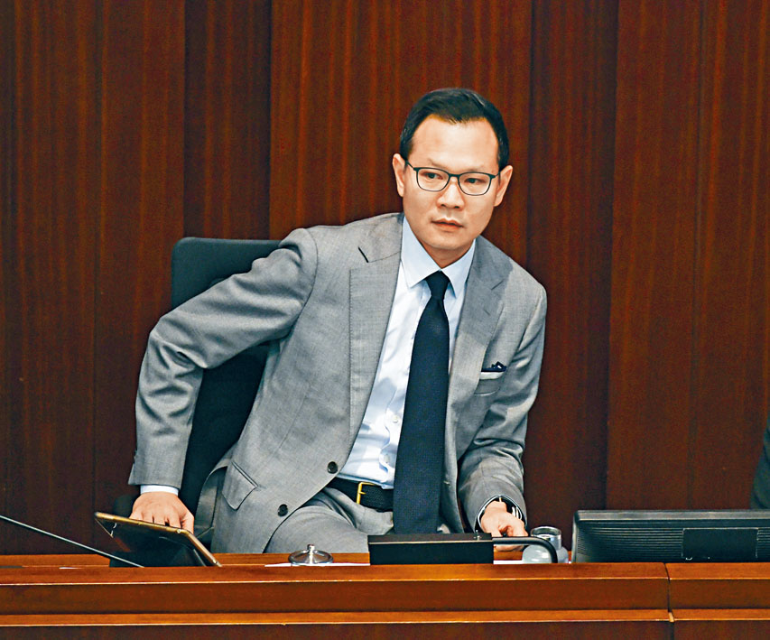 ■港澳办与中联办指责郭荣铿瘫痪立法机关运作，形容是「政治揽炒」。