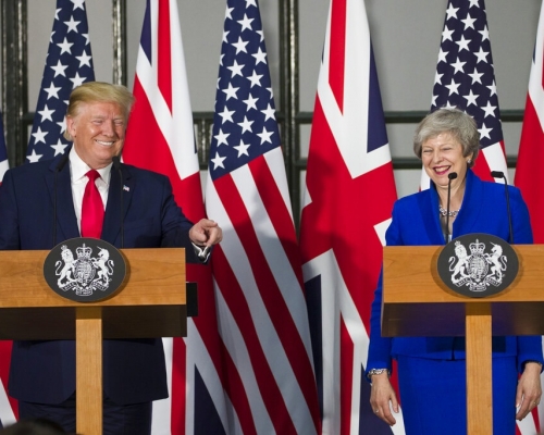 美國總統特朗普,與英國首相文翠珊舉行聯合記者會。AP