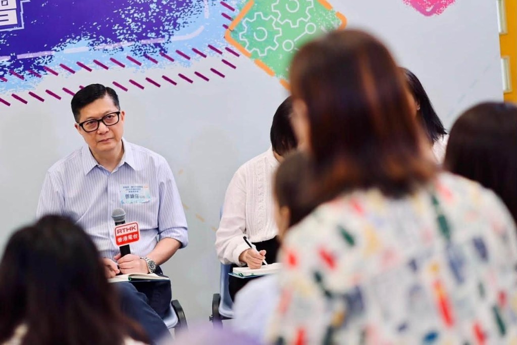 鄧炳強與多名政府高官均有出席。鄧炳強fb