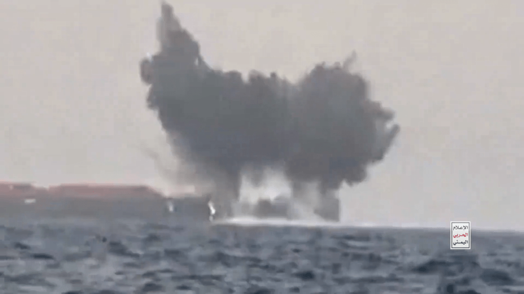 自以巴冲突爆发后，胡塞武装多次袭击红海船只。（X平台）