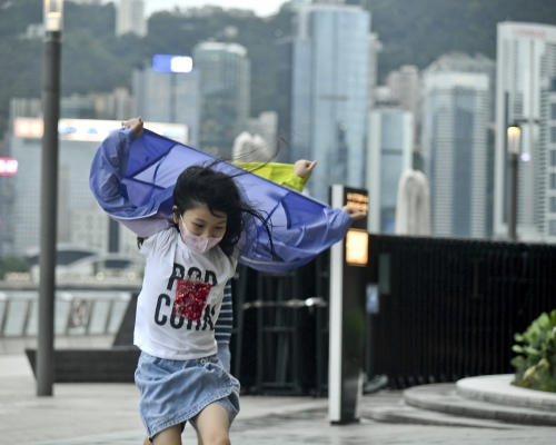 天文台預測大雨及雷暴會在下周初至中期影響。資料圖片