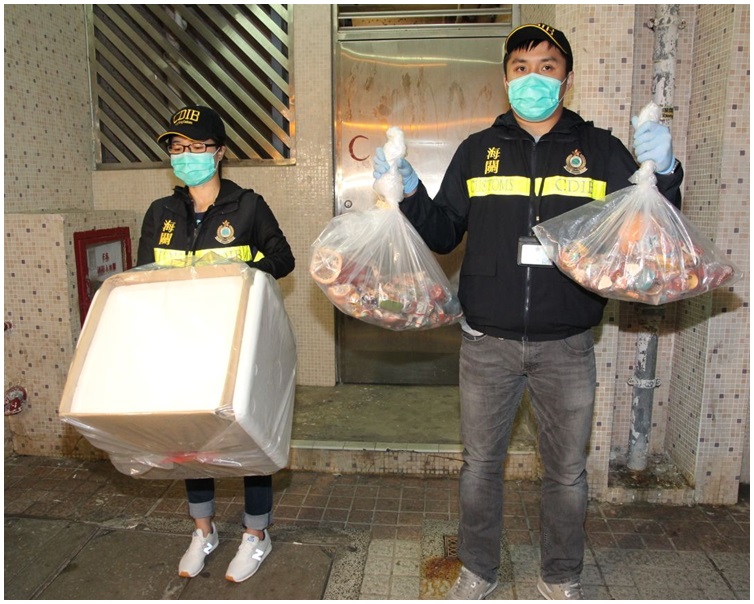 海關展示檢獲的物品。