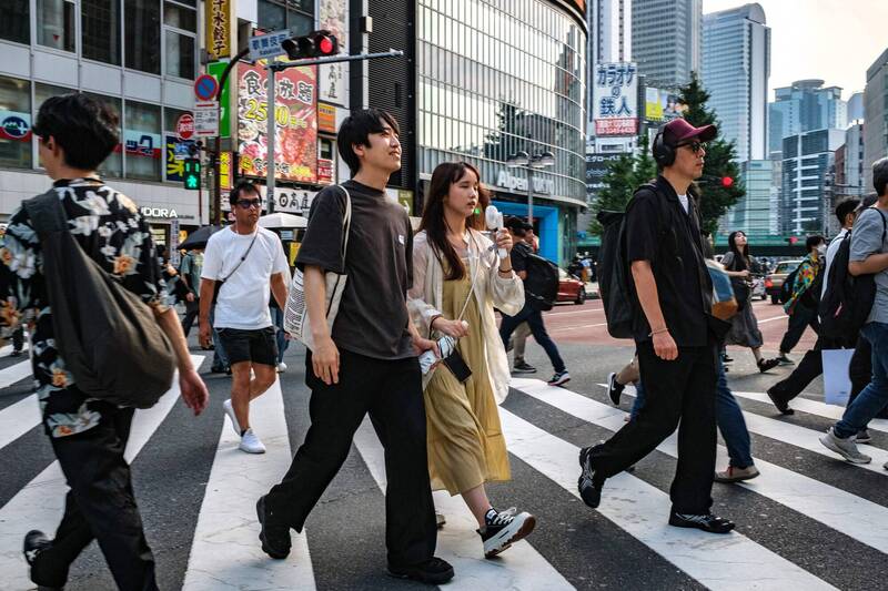 5月30日東京受高溫籠罩，豐島區一名70多歲男子疑中暑亡。法新社