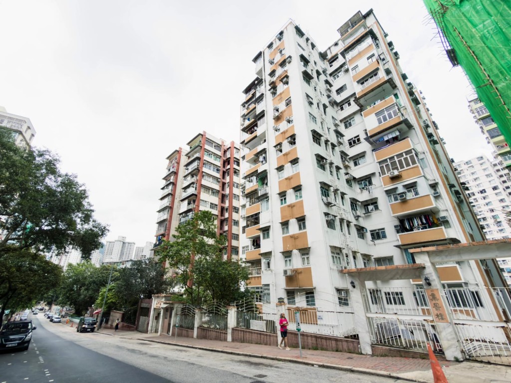 觀塘集景樓一個面積350方呎單位拍賣,1房間隔,屬業主盤。 觀塘集景樓一個面積350方呎單位拍賣,1房間隔,屬業主盤。