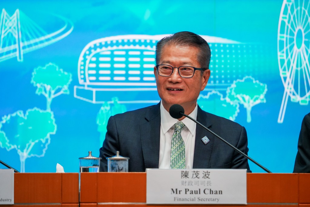 財政司司長陳茂波表示,現時已有採用人民幣支付。 財政司司長陳茂波表示,現時已有採用人民幣支付。