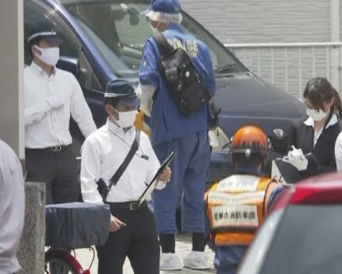 日本發生十字弓殺人事件,23歲男子射殺家人。(NHK截圖)