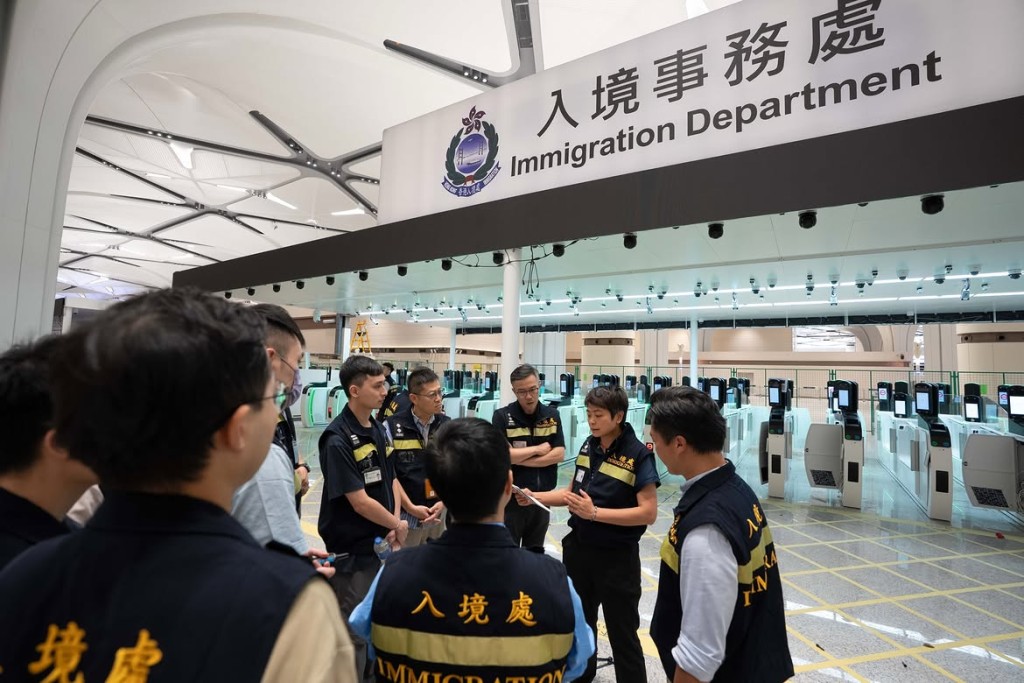 為迎接新皇崗口岸啟用,各項前期測試同籌備工作正如火如荼進行。入境處IG 為迎接新皇崗口岸啟用,各項前期測試同籌備工作正如火如荼進行。入境處IG