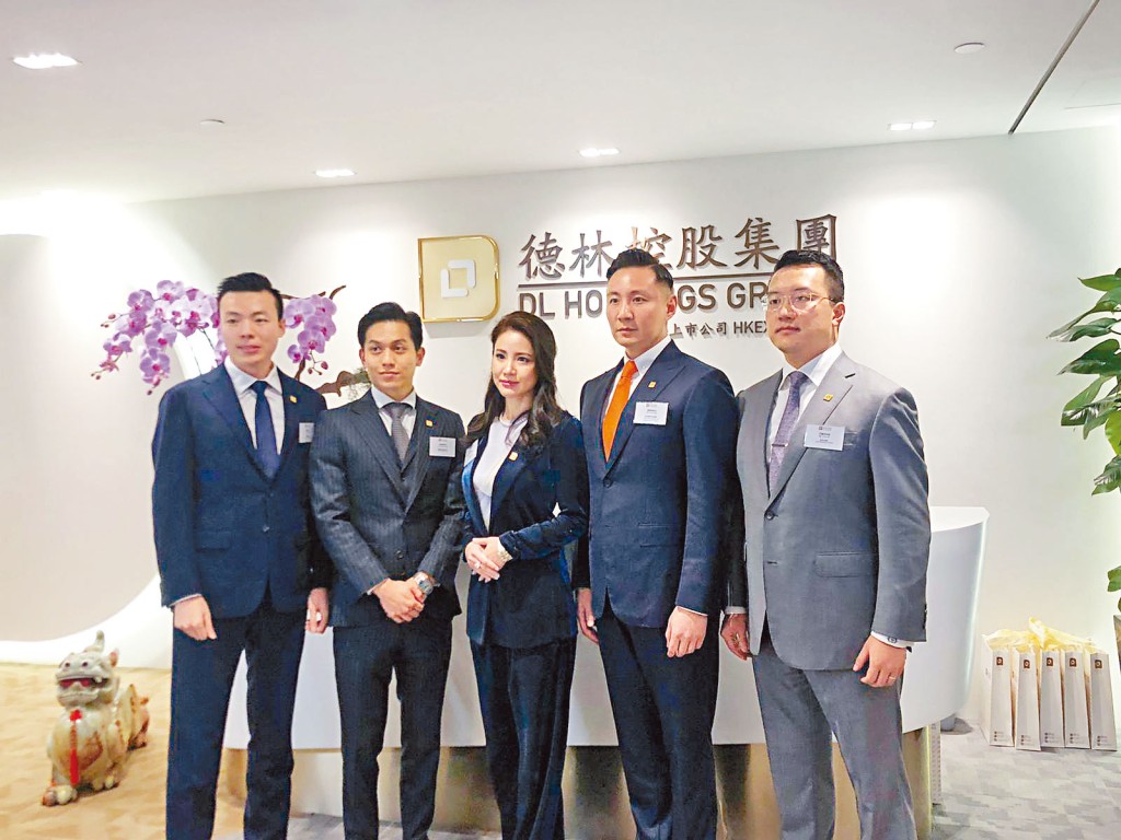 ■左起：德林控股集團首席運營官孫瑜、首席執行官郎世杰、執行董事兼董事局主席江欣榮，執行董事兼首席執行官陳寧迪及首席市場官艾奎宇。
