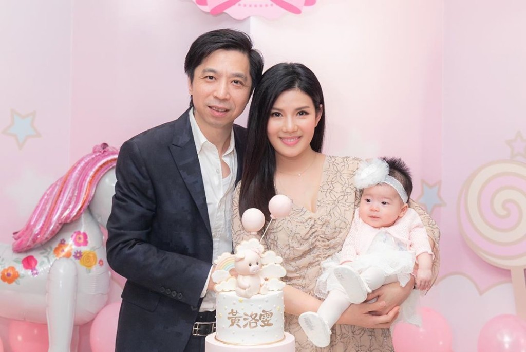 美妮去年6月為髮型屋老公KK誕下囡囡Kelly。