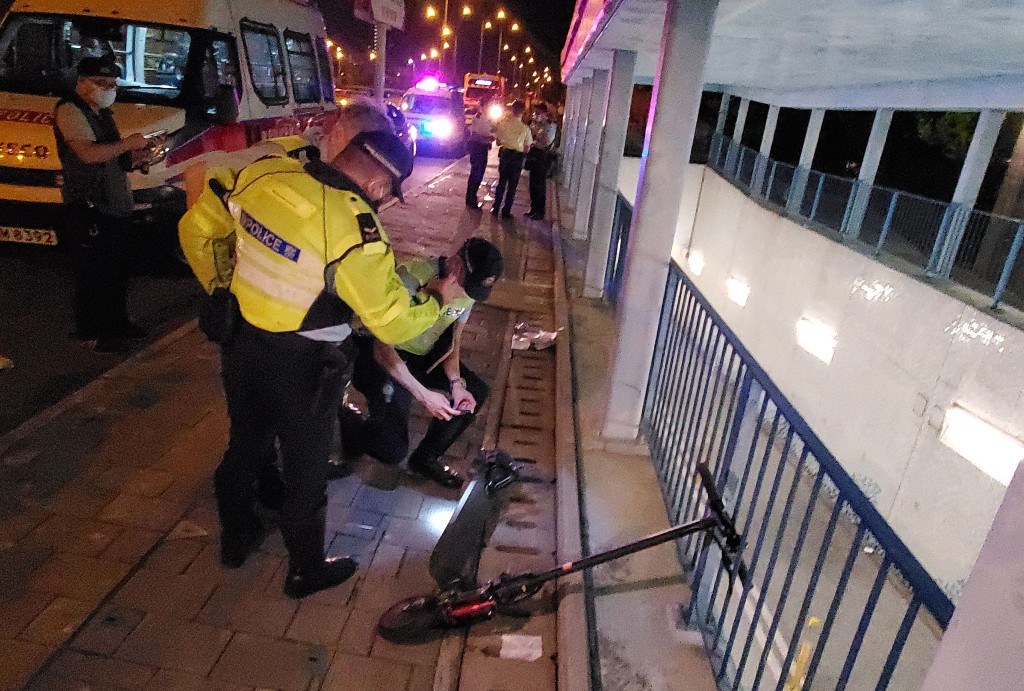 早前,有青年在馬料水科學園路踩電動滑板車撞傷警員。資料圖片