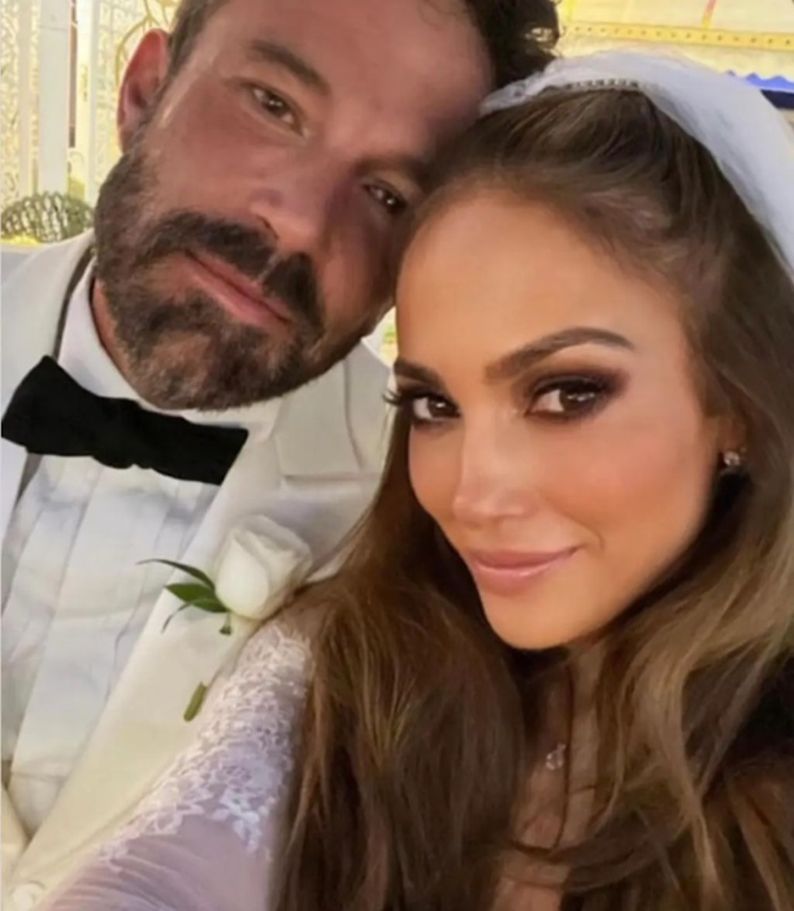 珍妮花洛庇絲與「一生最愛」賓艾弗力結婚,卻不獲前度看好。