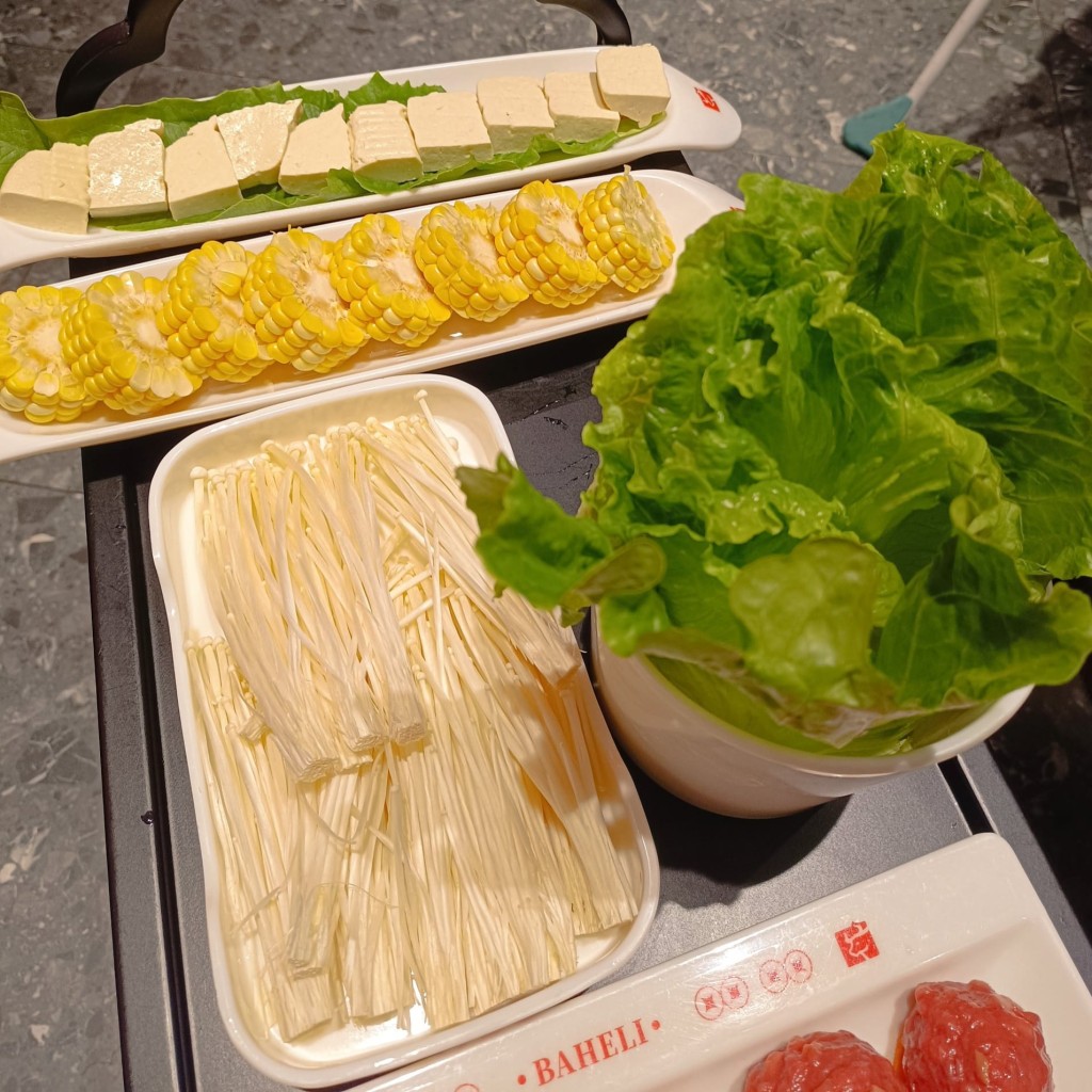 金針菇、甜粟米、生菜（圖片來源：Facebook@深圳美食遊玩交流分享區）