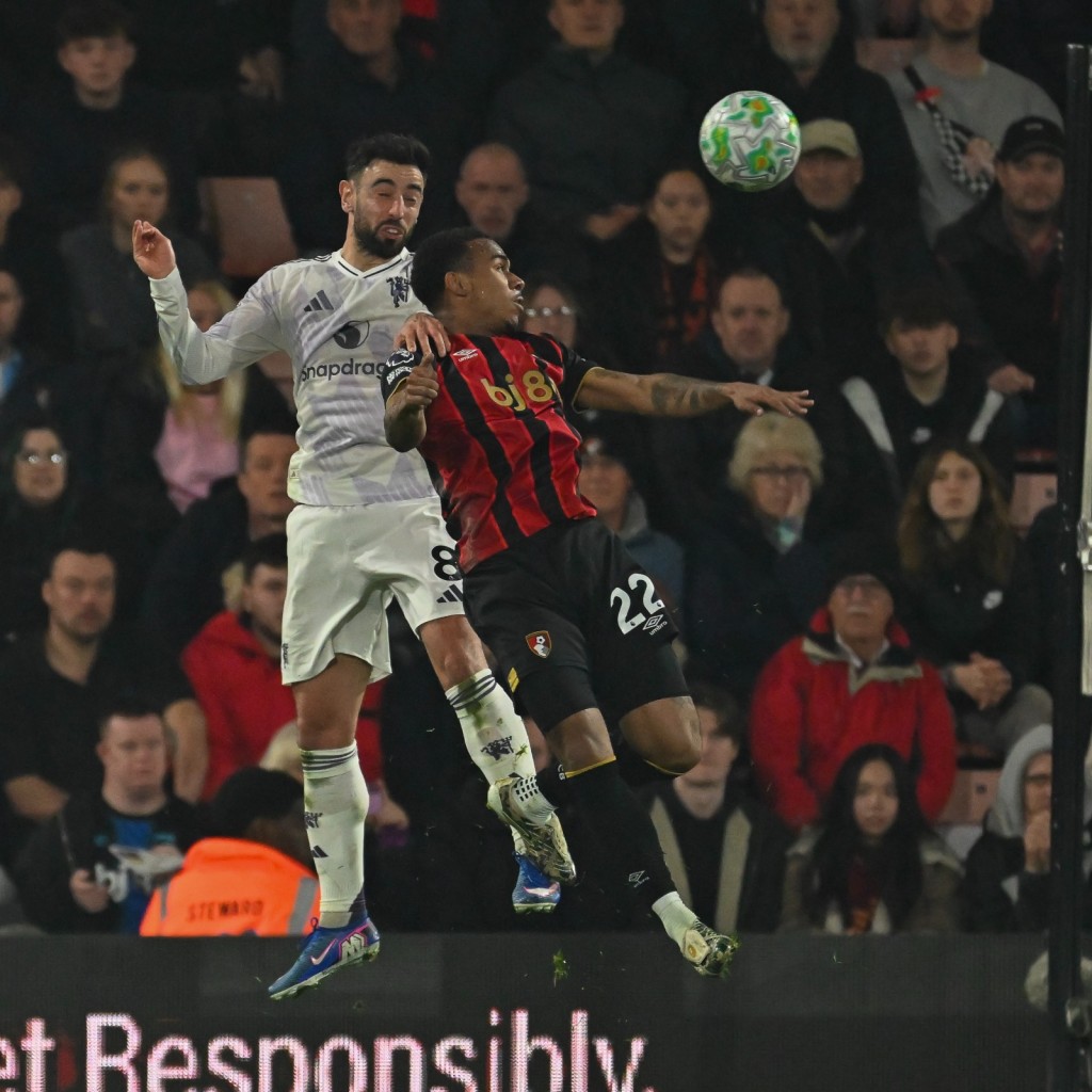 曼聯作客2:2和般尼茅夫。路透社 曼聯作客2:2和般尼茅夫。路透社