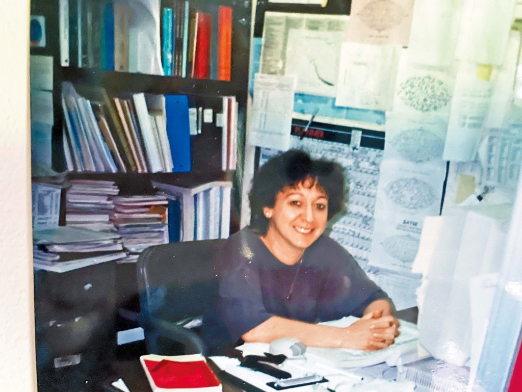 庫韋利奧圖教授於上世紀90年代，在希臘雅典大學休學期間於NASA馬歇爾航天飛行中心的辦公室工作。