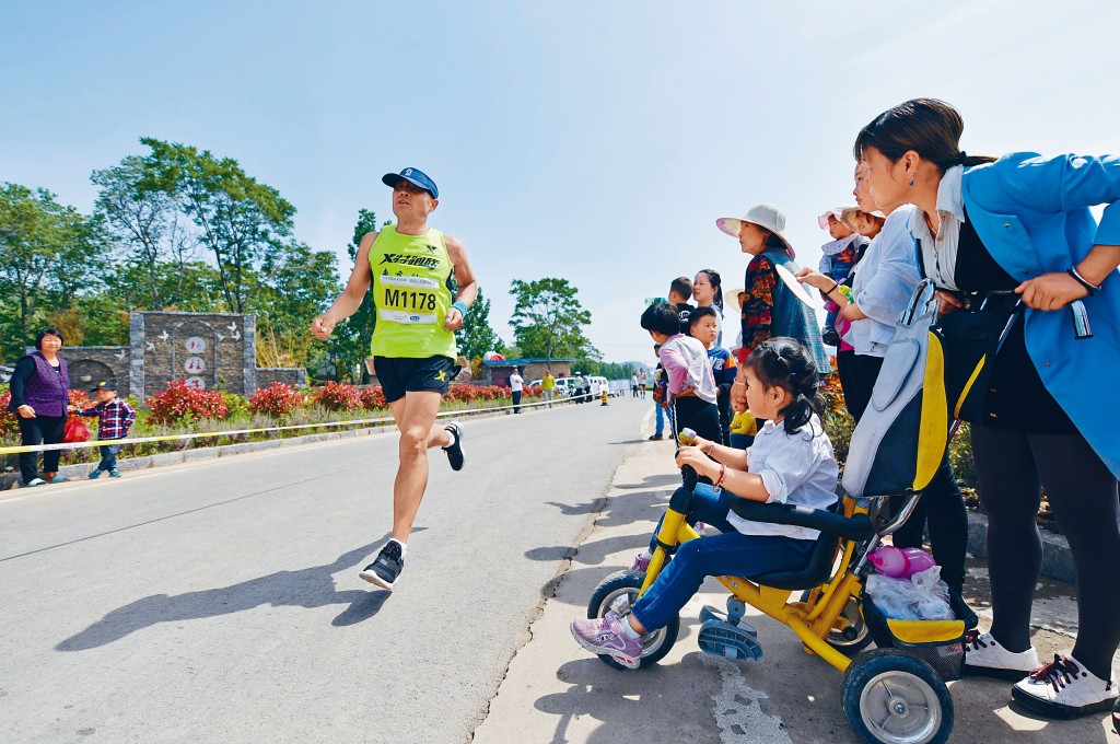 判斷是否屬劇烈運動，除了氣喘等主觀感覺，也可通過量度心率或功率作指標。